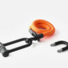 tex–lock eyelet in acid orange, Größe S, ineinander gewickelt mit X-lock am Seilende, kürzerer U-lock Bügel daneben