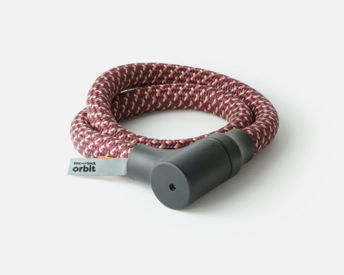 tex–lock orbit in chateau red, ineinander gewickelt und verschlossen