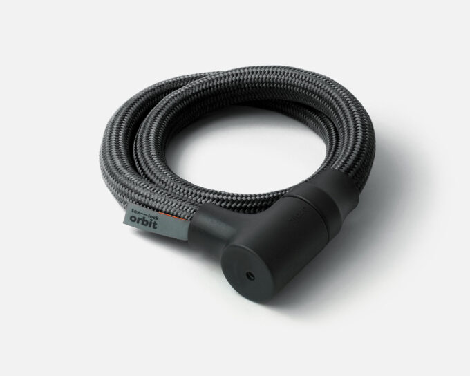 tex–lock orbit in onyx black, ineinander gewickelt und verschlossen
