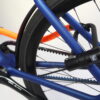 Tex-lock eyelet mit X-Lock und Loop-Through um blauen Fahrradrahmen und Hinterrad
