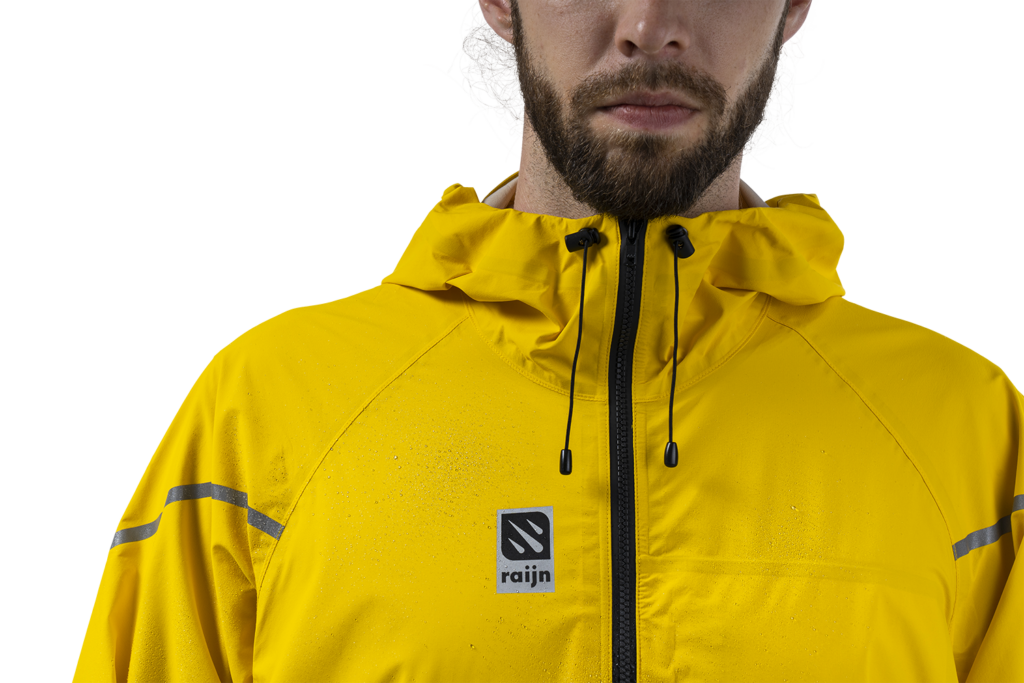 raijn men sunflower yellow mit silbernem Logo